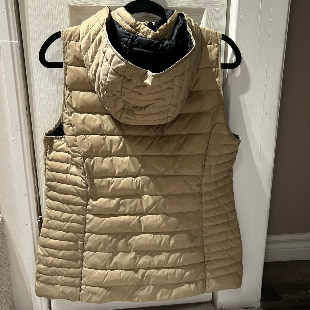 SALE 💙 Arctic Expedition 💙 BNWT Stylish Tan Peanut Puffer Vest Small